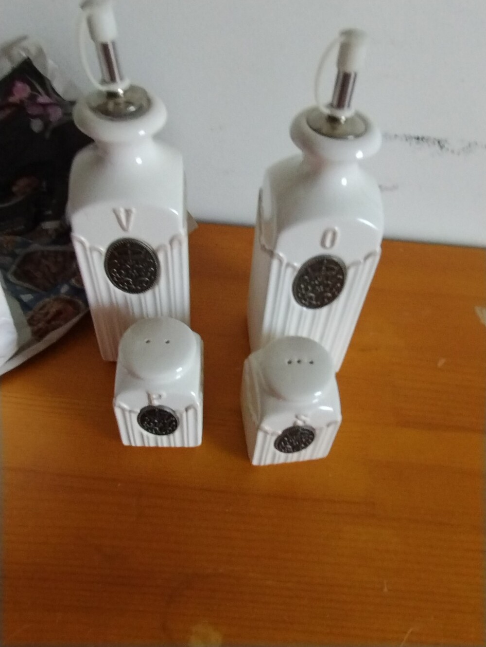 Vinaigar Oil Pepper And Salt Set